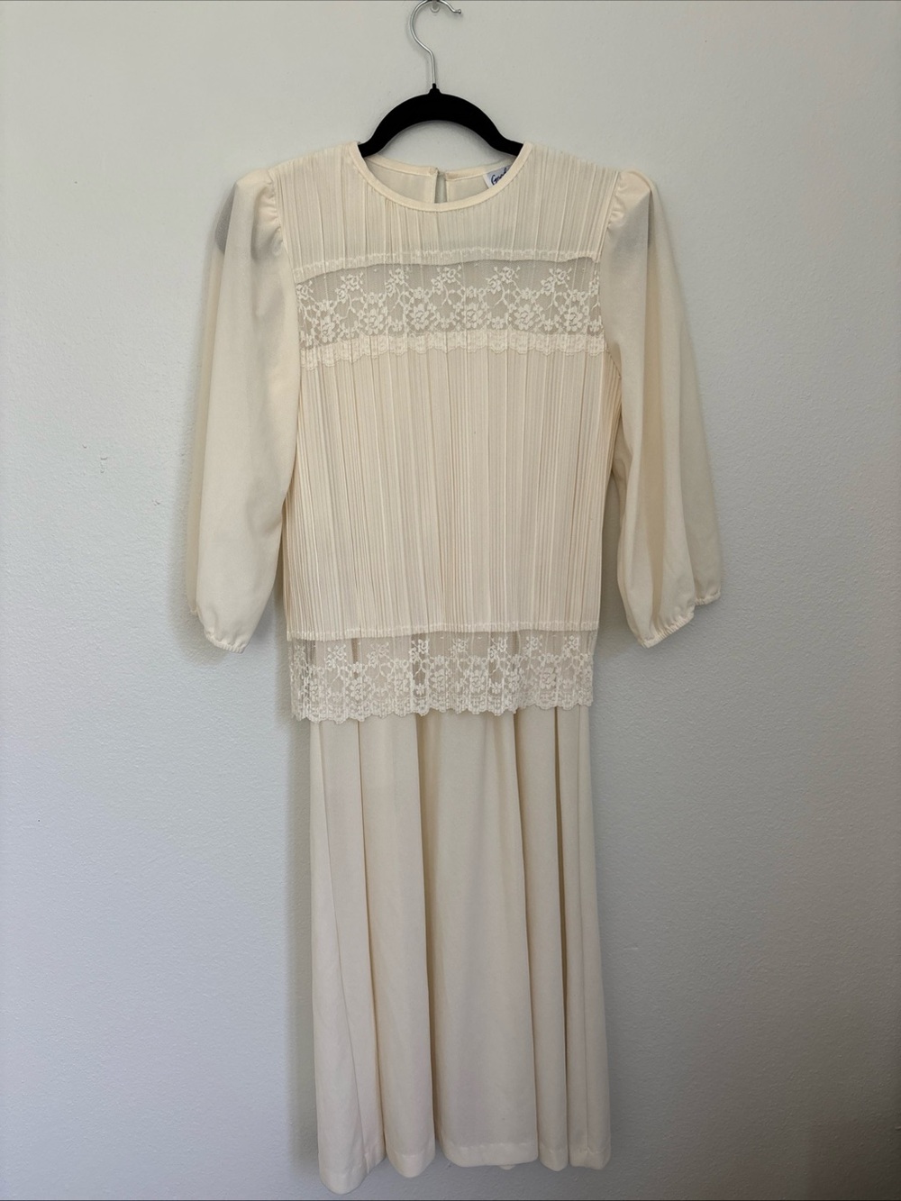 Vintage 80 Made in USA Elegant Cream Lace Pleated Formal Dress for Women